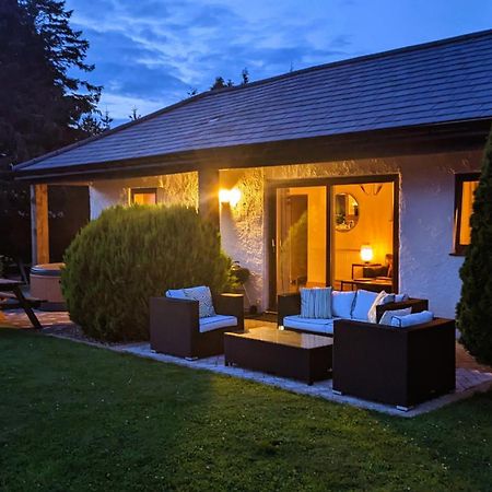 Laurel - Pet-Friendly Cottage With Indoor Pool, Hot Tub & Panoramic Snowdonia Views Colwyn Bay Exterior photo