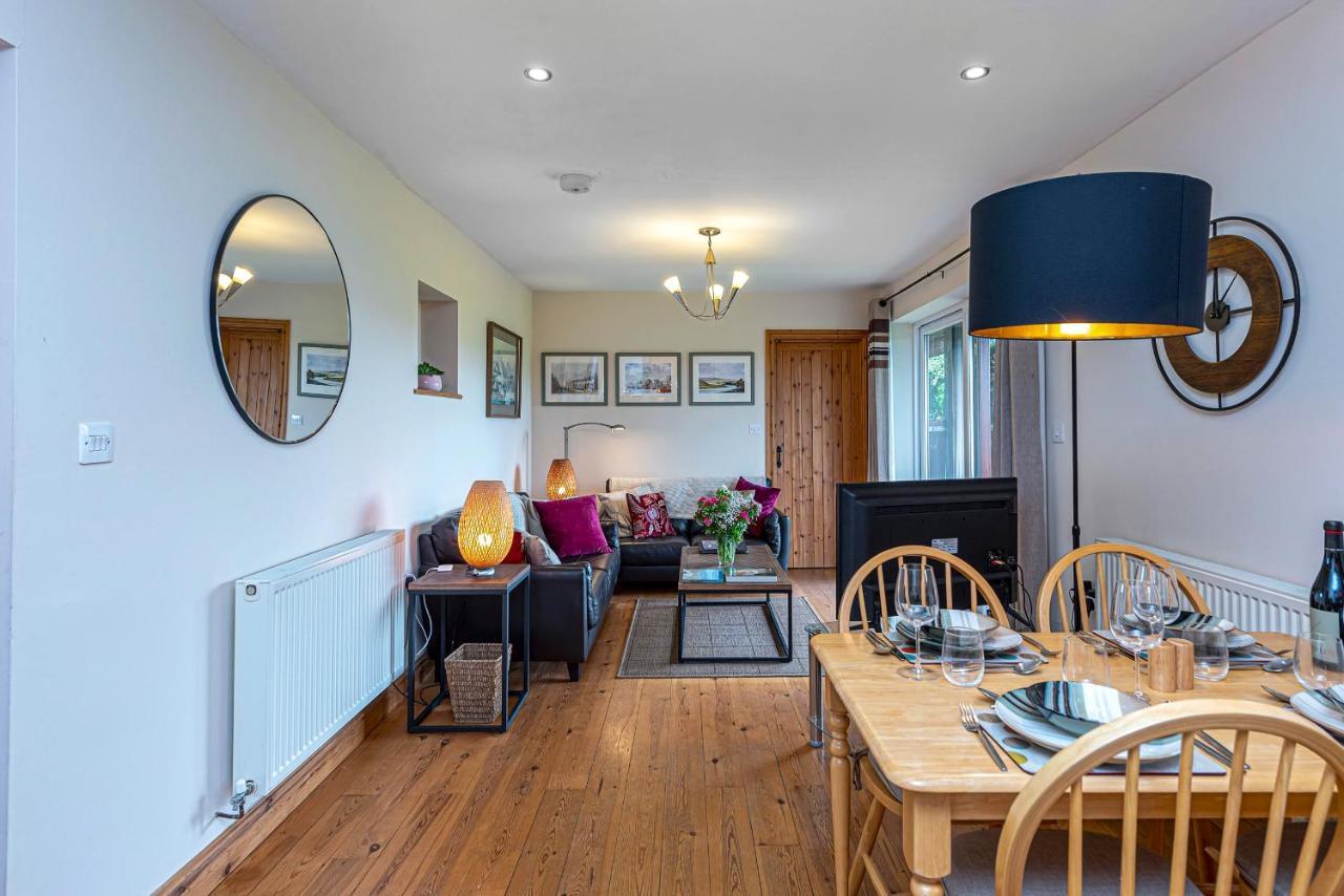 Laurel - Pet-Friendly Cottage With Indoor Pool, Hot Tub & Panoramic Snowdonia Views Colwyn Bay Exterior photo