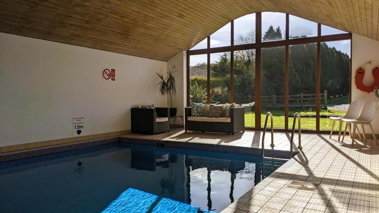 Laurel - Pet-Friendly Cottage With Indoor Pool, Hot Tub & Panoramic Snowdonia Views Colwyn Bay Exterior photo