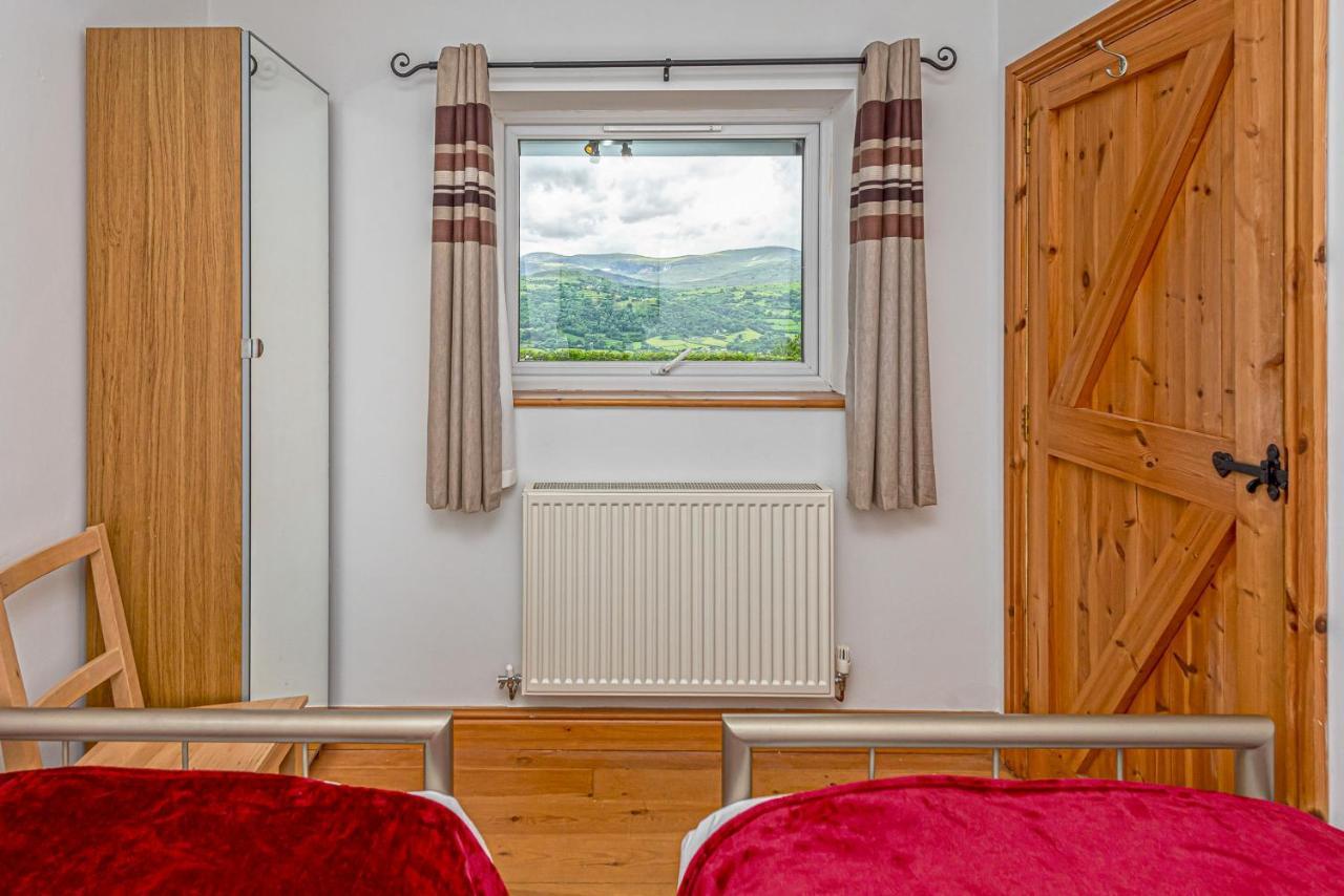 Laurel - Pet-Friendly Cottage With Indoor Pool, Hot Tub & Panoramic Snowdonia Views Colwyn Bay Exterior photo
