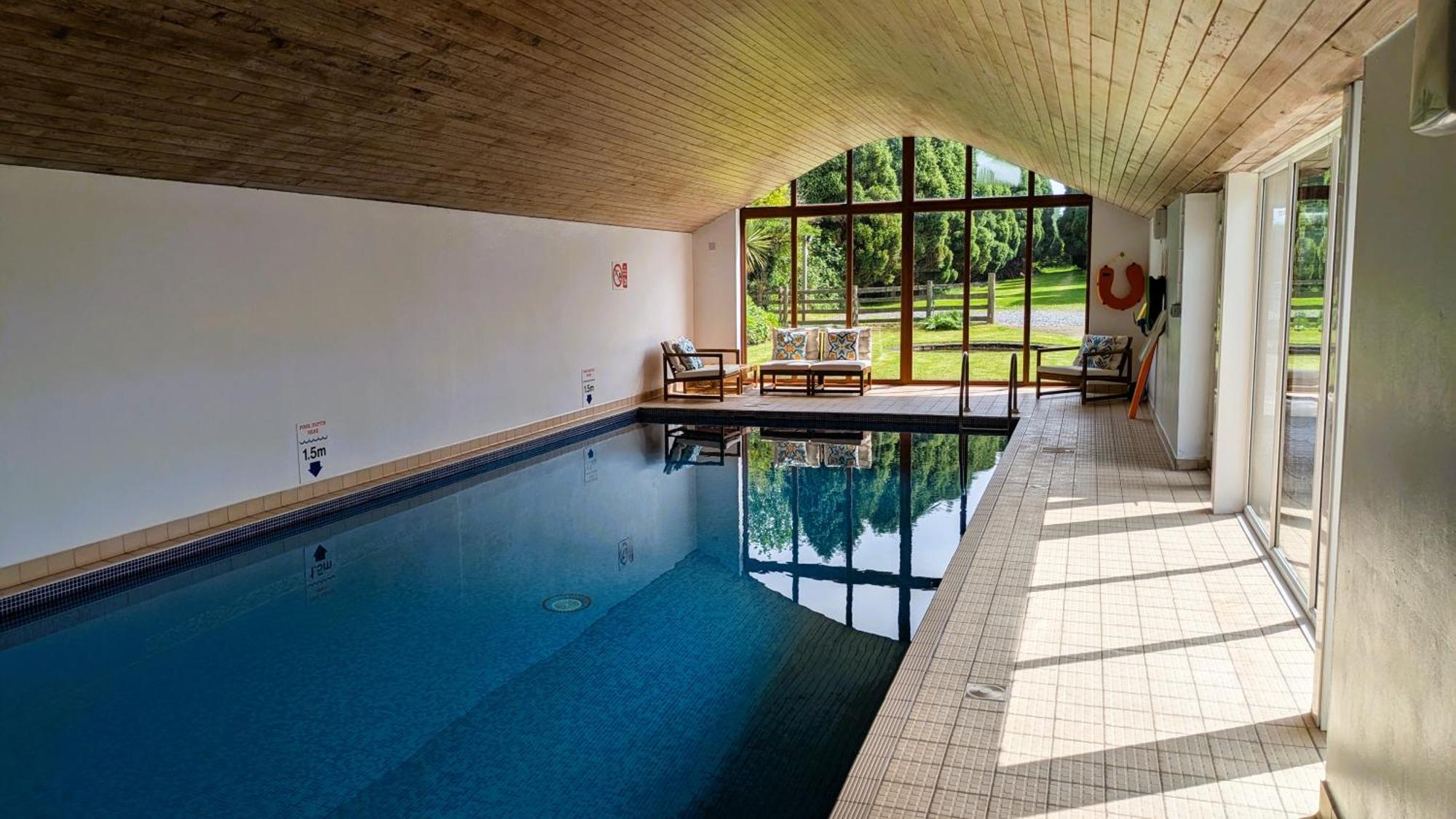 Laurel - Pet-Friendly Cottage With Indoor Pool, Hot Tub & Panoramic Snowdonia Views Colwyn Bay Exterior photo